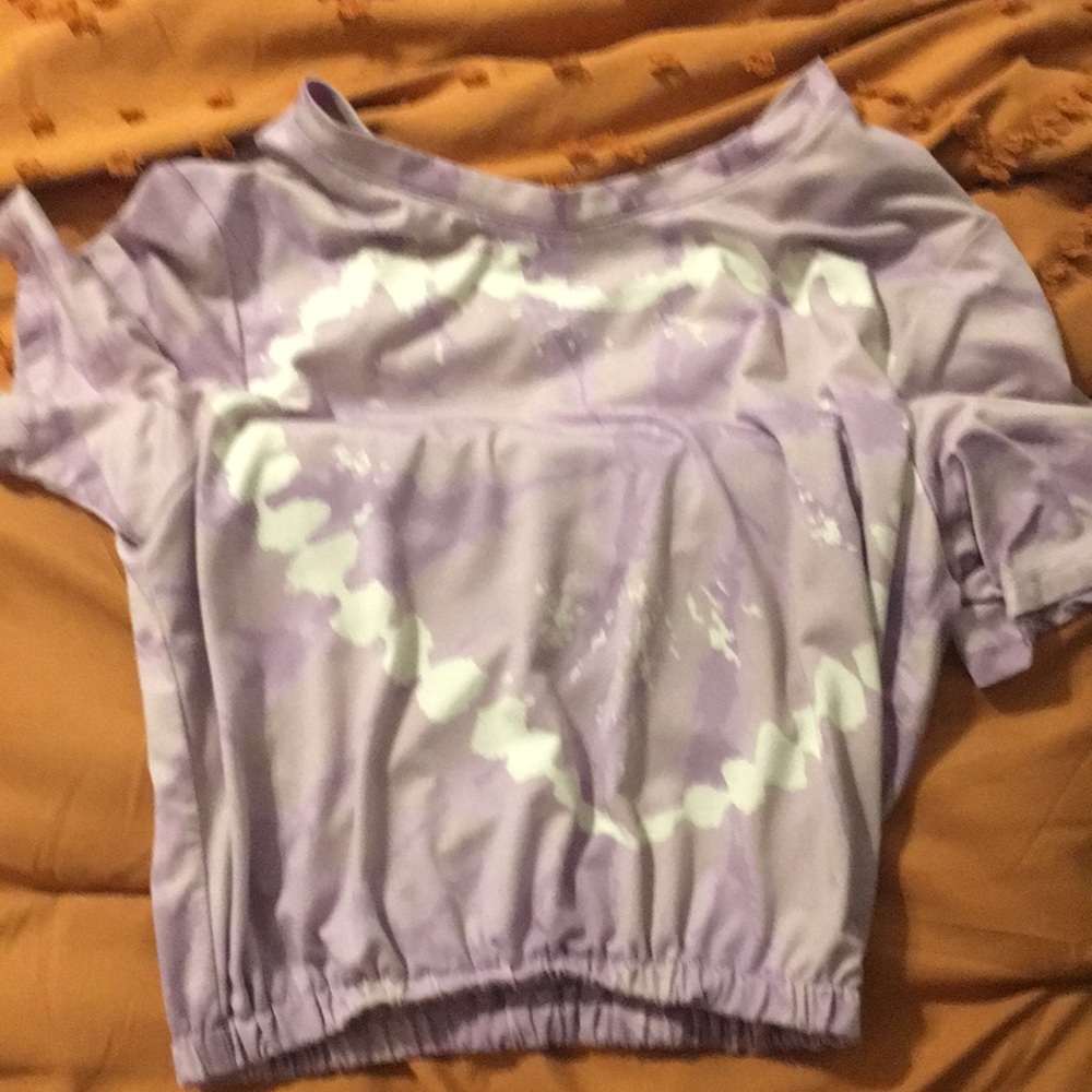 Color purple and white size M in girls